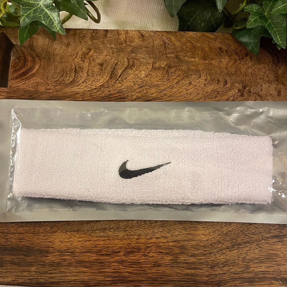 NIKE Unisex Headband New in Package